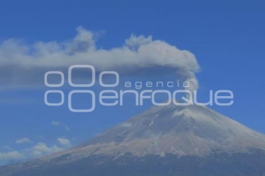 VOLCÁN POPOCATÉPETL . FUMAROLA