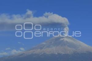 VOLCÁN POPOCATÉPETL . FUMAROLA