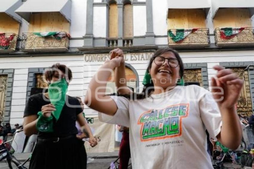 CONGRESO . BAILONGO ABORTISTA