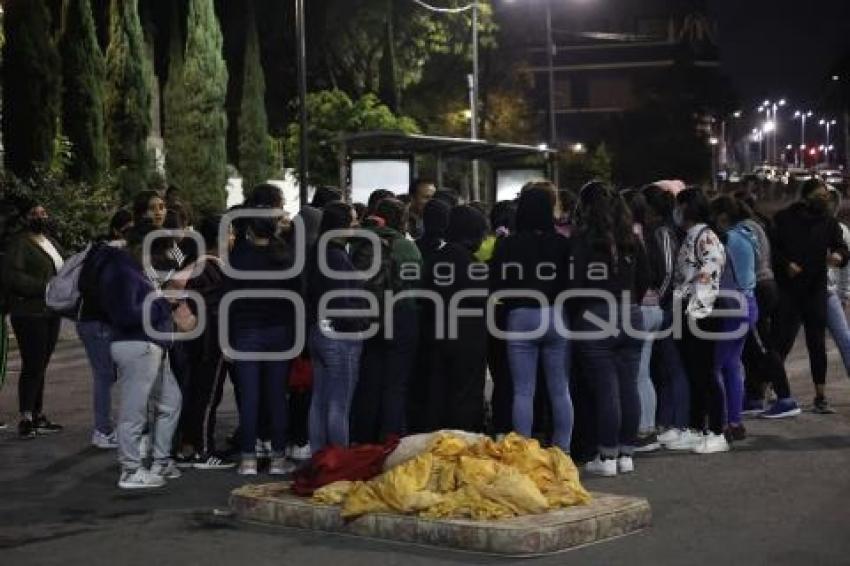 MANIFESTACIÓN . NORMALISTAS