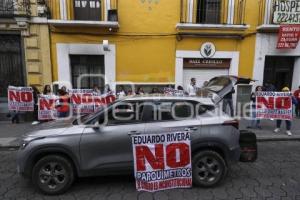 MANIFESTACIÓN . PARQUÍMETROS 