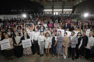 DIF . ENTREGA DE DESAYUNADORES