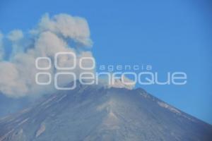 VOLCÁN POPOCATÉPETL . FUMAROLA