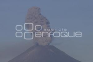 VOLCÁN POPOCATÉPETL . FUMAROLA