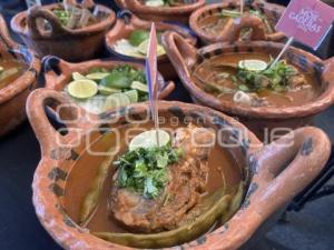 TEHUACÁN . MOLE DE CADERAS