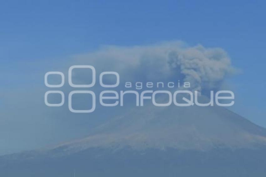 VOLCÁN POPOCATÉPETL . FUMAROLA