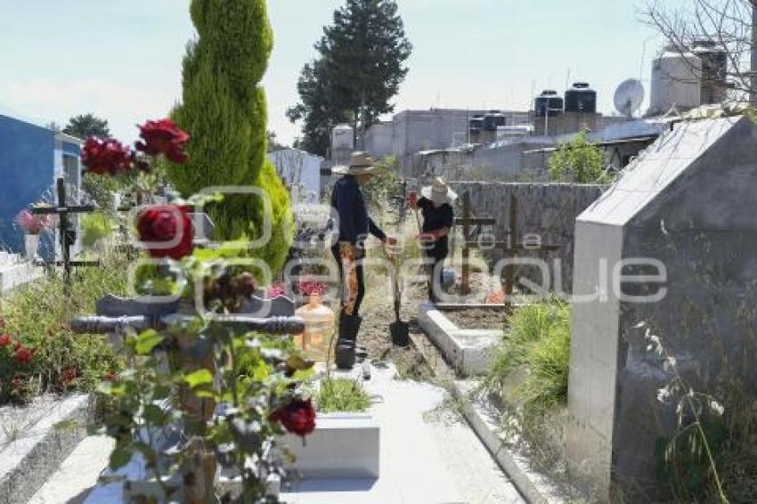 TLAXCALA . LIMPIEZA PANTEÓN