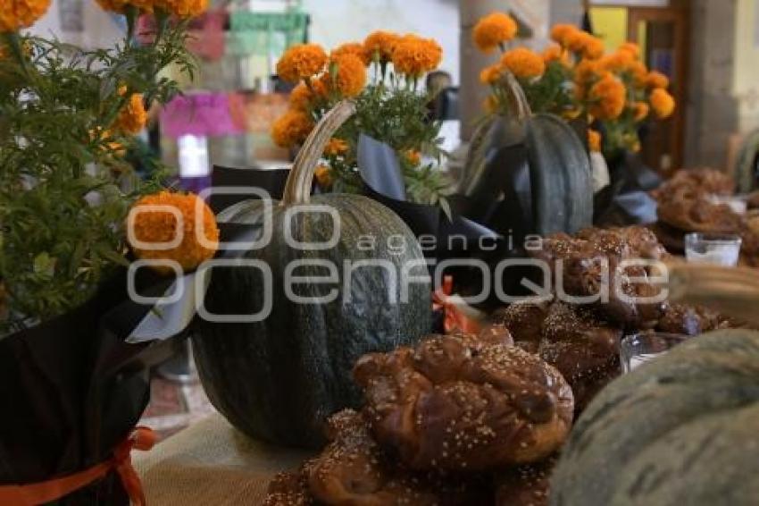 TLAXCALA . DÍA DE MUERTOS . OFRENDA