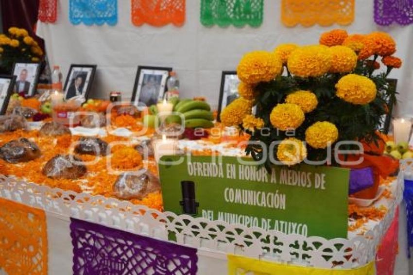 ATLIXCO . OFRENDA COMUNICADORES