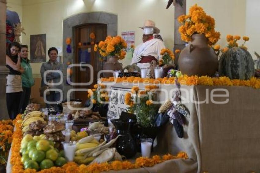 TLAXCALA . DÍA DE MUERTOS . OFRENDA