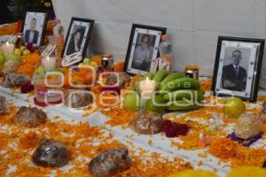 ATLIXCO . OFRENDA COMUNICADORES