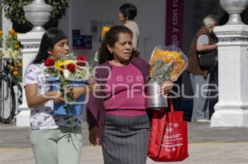 DÍA DE MUERTOS . PANTEÓN