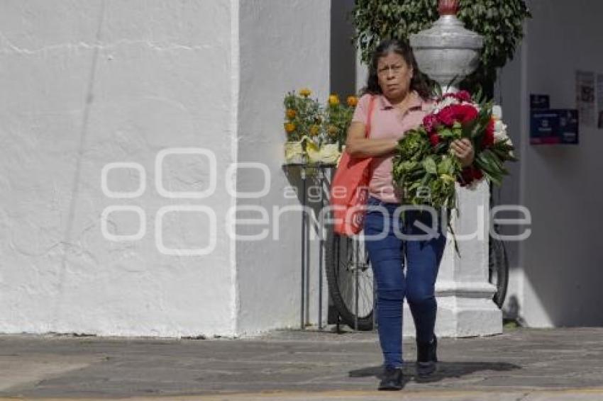 DÍA DE MUERTOS . PANTEÓN