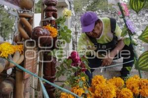 DÍA DE MUERTOS . PANTEÓN