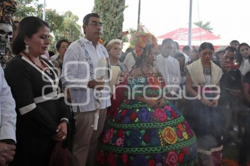 GOBIERNO . HUAQUECHULA . ALTARES