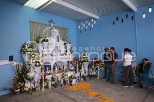 HUAQUECHULA . ALTARES MONUMENTALES