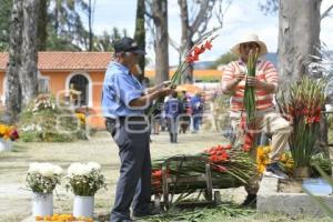 TLAXCALA . DÍA DE  MUERTOS . PANTEÓN