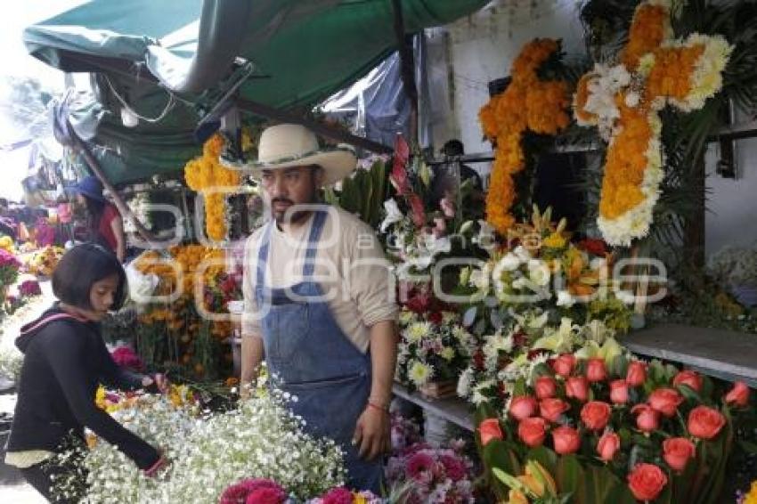 DÍA DE MUERTOS . VENTA DE FLOR