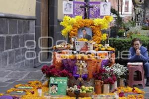 LOS SAPOS . CORREDOR DE OFRENDAS