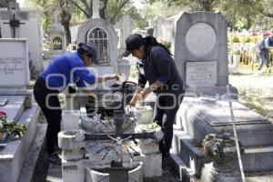 DÍA DE MUERTOS . PANTEÓN MUNICIPAL