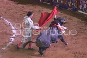 TLAXCALA . DÍA DE MUERTOS . TOROS