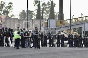 ENFRENTAMIENTO COMERCIANTES . POLICÍA