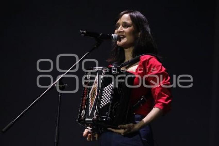 TECATE COMUNA . JULIETA VENEGAS