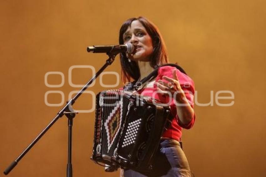 TECATE COMUNA . JULIETA VENEGAS