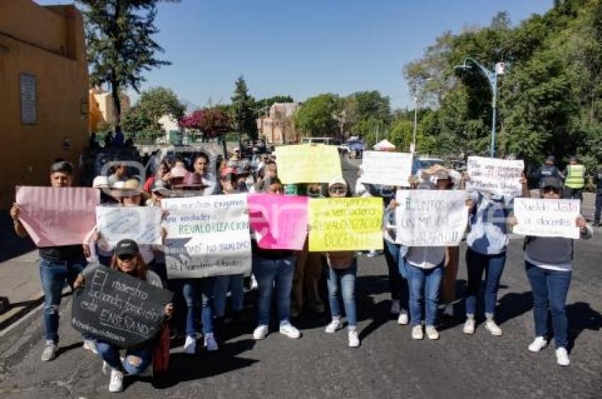 MANIFESTACIÓN . DOCENTES