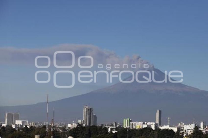 VOLCÁN POPOCATÉPETL . FUMAROLA