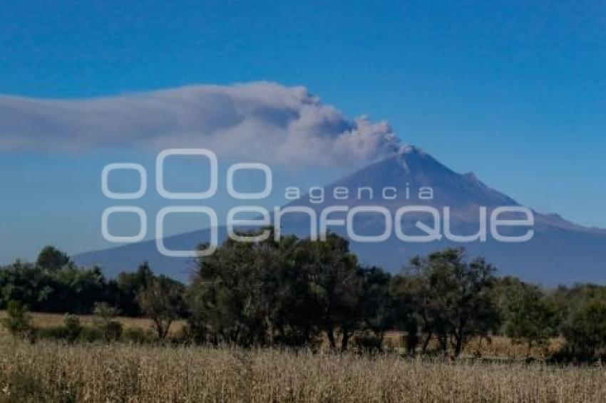 VOLCÁN POPOCATÉPETL . FUMAROLA