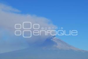 VOLCÁN POPOCATÉPETL . FUMAROLA