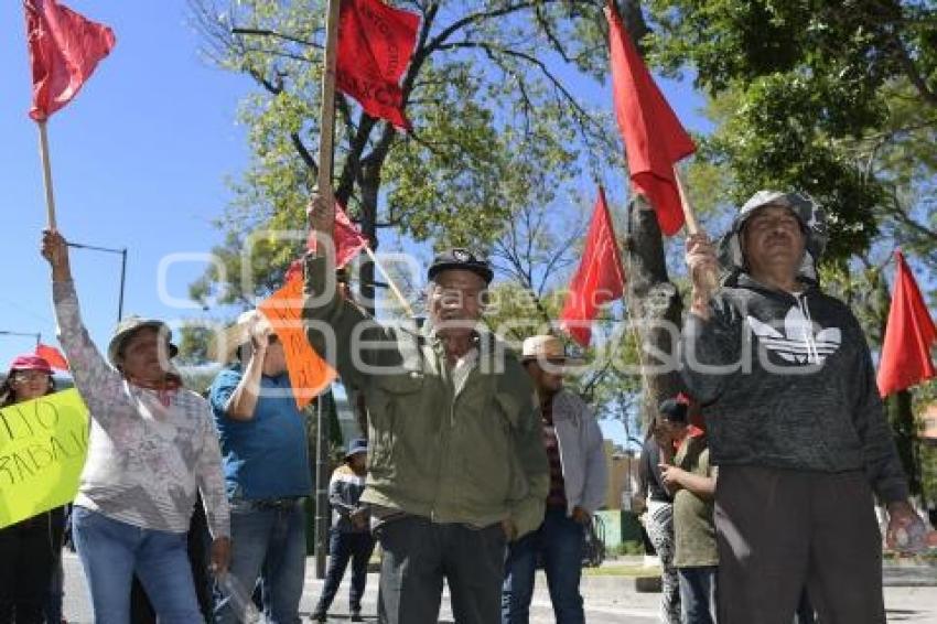 TLAXCALA . MANIFESTACIÓN . AMBULANTES