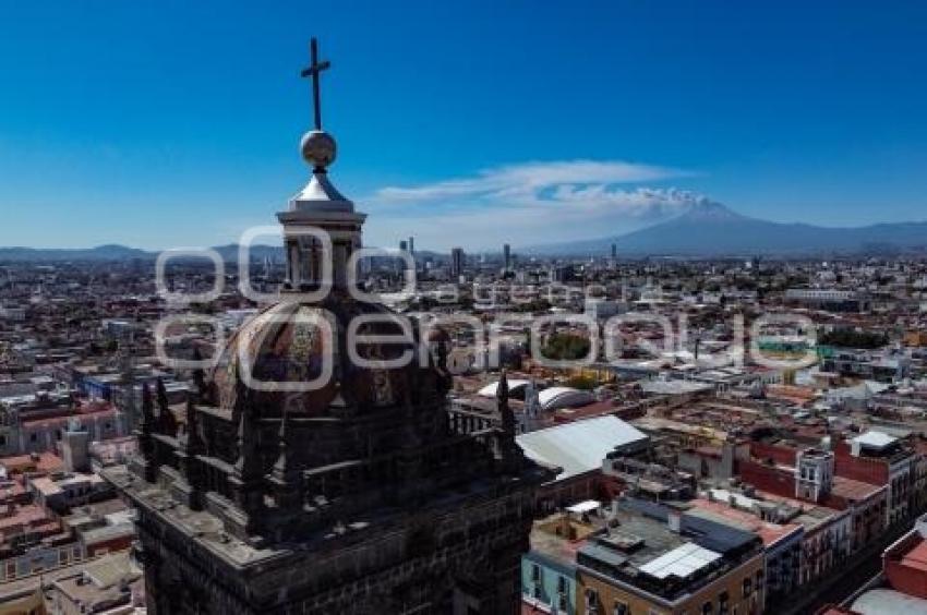 CATEDRAL DE PUEBLA . ANIVERSARIO