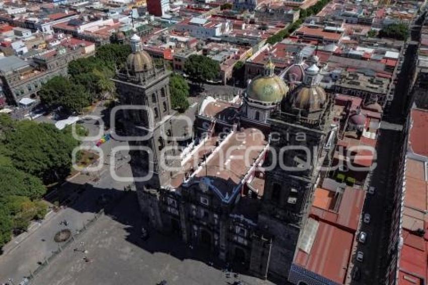 CATEDRAL DE PUEBLA . ANIVERSARIO