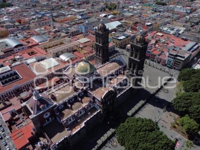 CATEDRAL DE PUEBLA . ANIVERSARIO