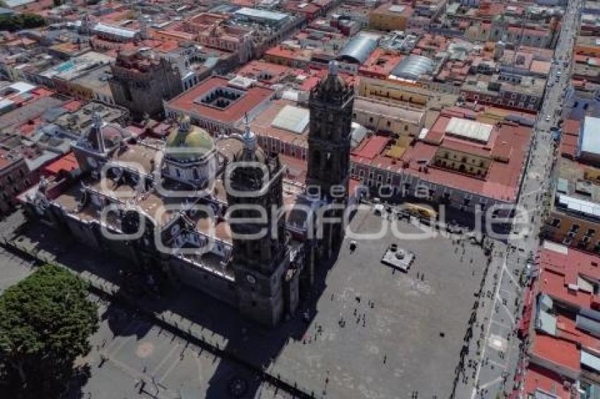 CATEDRAL DE PUEBLA . ANIVERSARIO