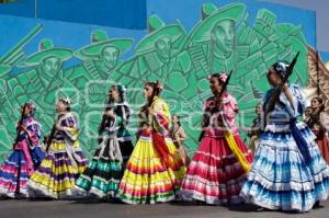 DESFILE . REVOLUCIÓN MEXICANA