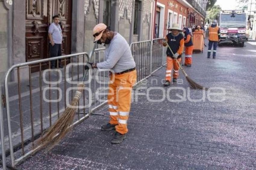 DESFILE . LIMPIEZA