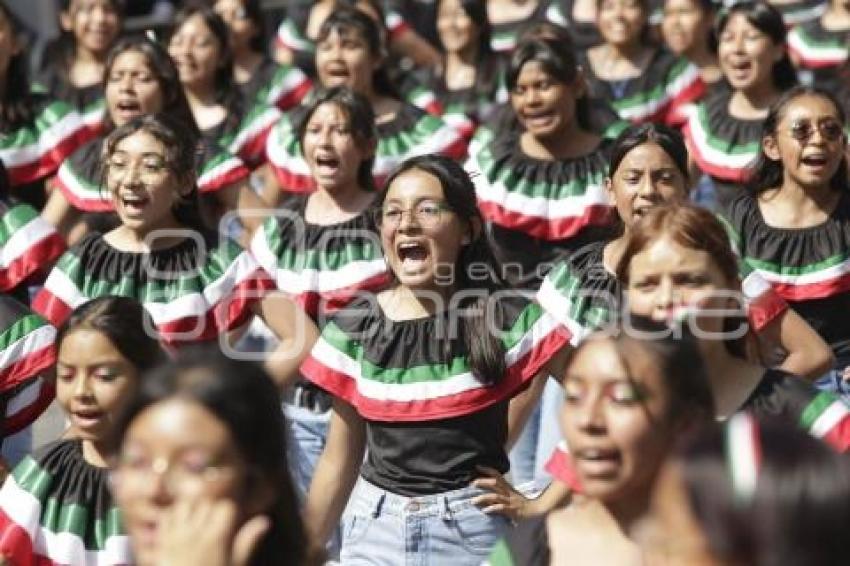 DESFILE . REVOLUCIÓN MEXICANA