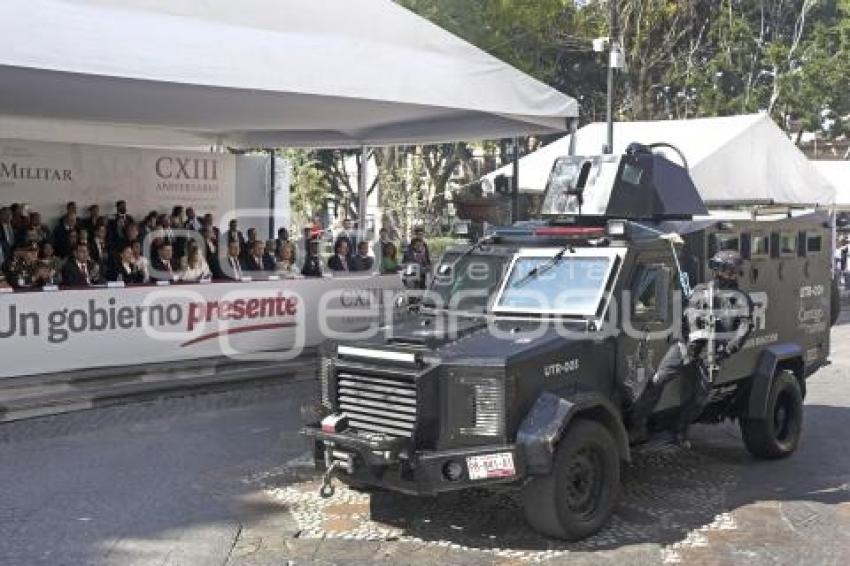 DESFILE . REVOLUCIÓN MEXICANA