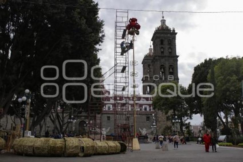 AYUNTAMIENTO . ÁRBOL DE NAVIDAD