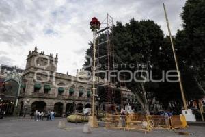 AYUNTAMIENTO . ÁRBOL DE NAVIDAD