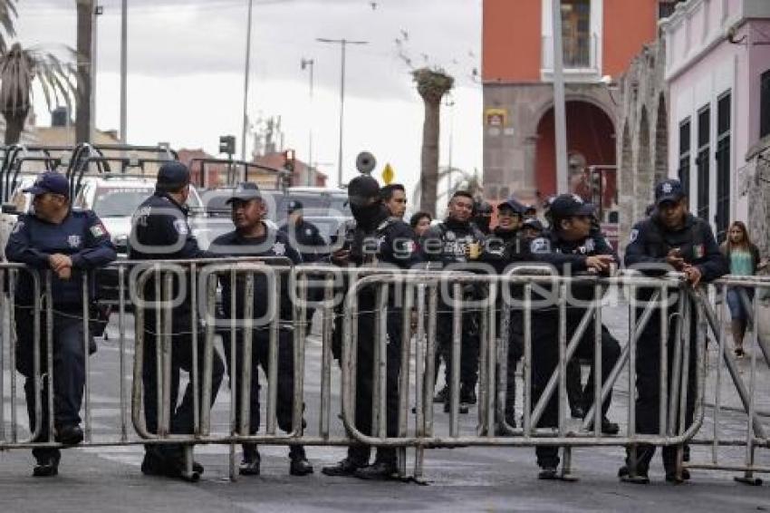 CASA AGUAYO . MANIFESTACIÓN