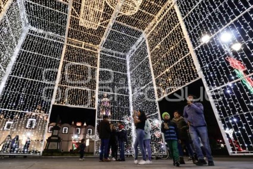 SAN PEDRO CHOLULA . ÁRBOL NAVIDEÑO