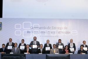 PGE . ENTREGA RECONOCIMIENTOS