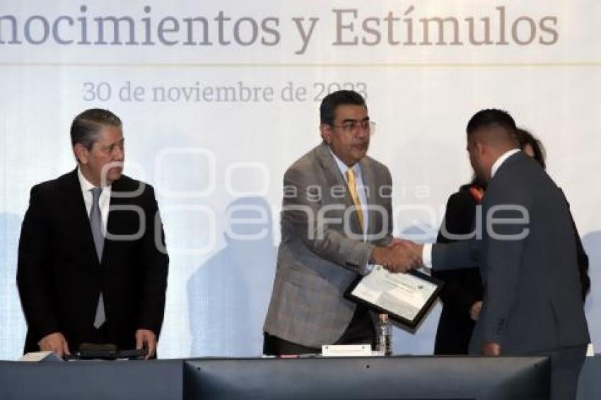 PGE . ENTREGA RECONOCIMIENTOS