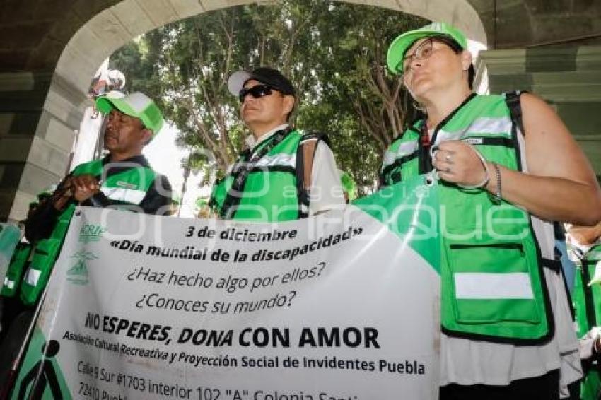 MANIFESTACIÓN . INVIDENTES