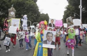 MANIFESTACIÓN . PAYASOS