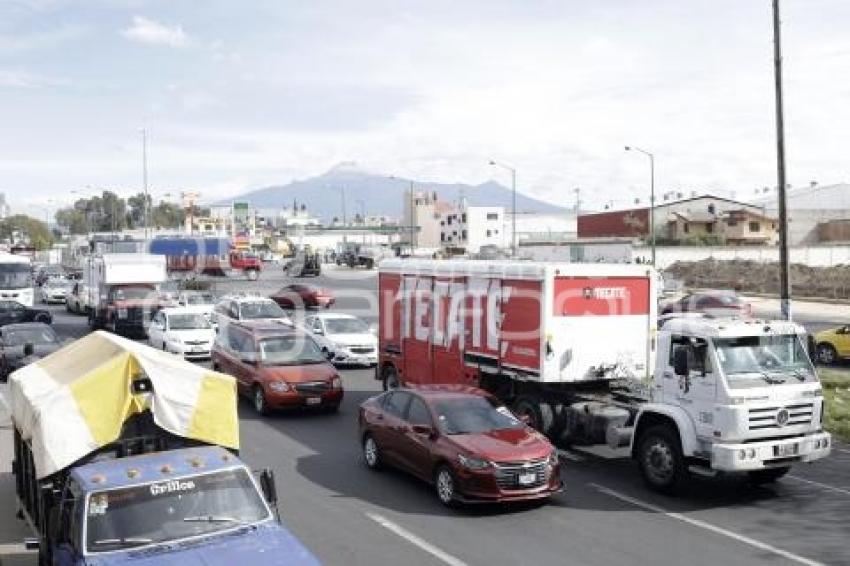 CENTRAL DE ABASTO . PASO VEHICULAR